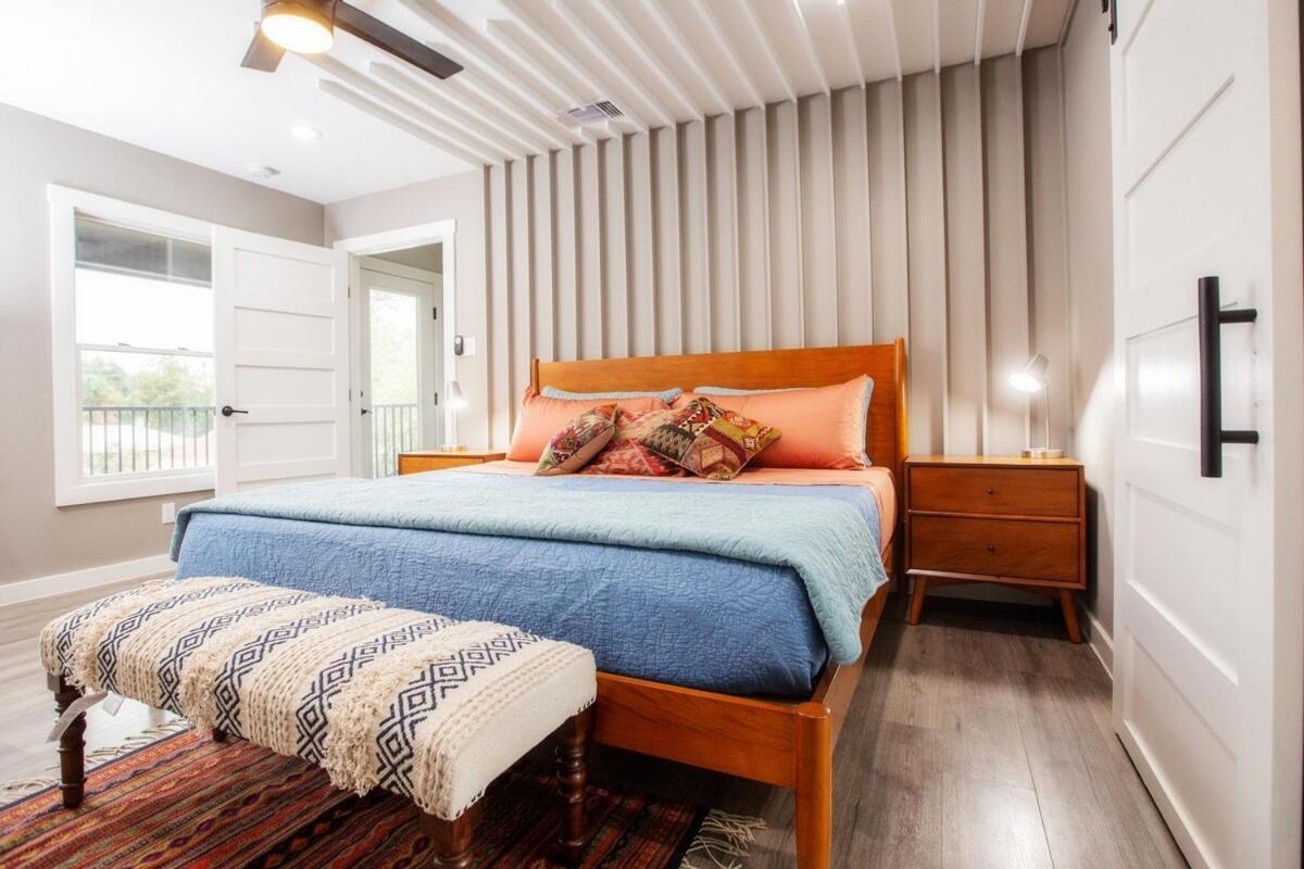Family Casa Steps To Alamo Riverwalk Pkg Holiday home